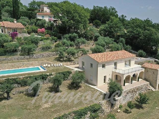 Seillans – villa neuve, piscine et vue