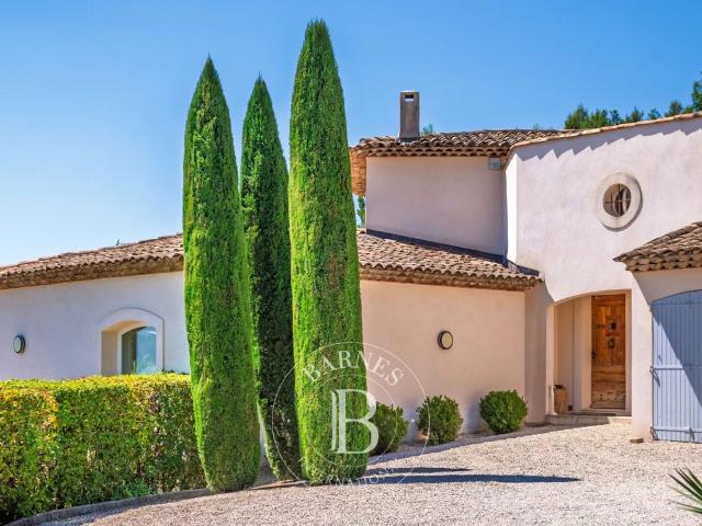 SEILLANS – Propriété d'architecte d'exception avec deux pisc. 350m² Seillans