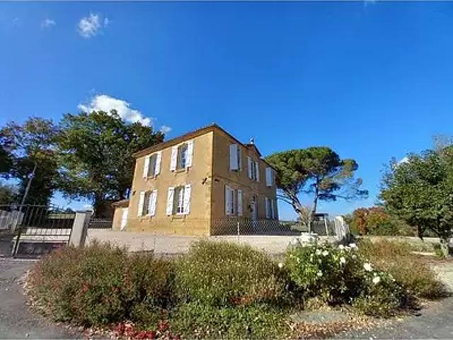 Seissan 32260 Location maison 5 pièces t5 piscine terrasse