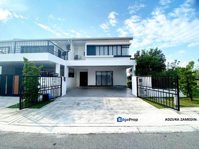 Sejati Lakeside 2