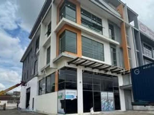 Seksyen 15, Tiong Nam industrial park with 3 storey semi D factory