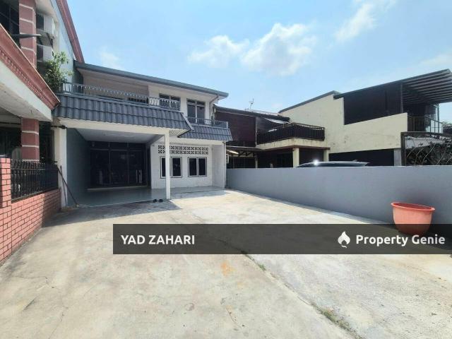 Seksyen 10, Shah Alam | 2 Storey Terrace 4 Bedrooms | RM649K Refurbished, Facing Open & Renovated