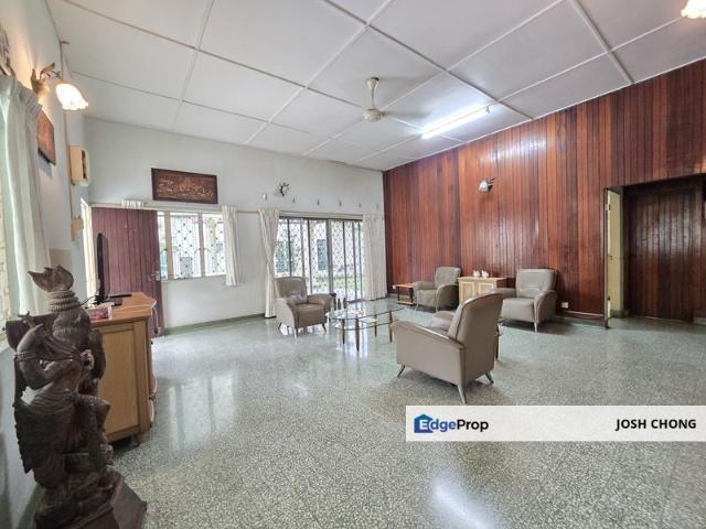 Value Buy Bungalow Huge Land Area Strategic Location Near Amenities