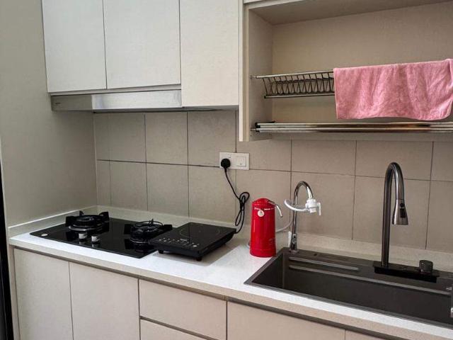 SEKSYEN 13, DIAN RESIDENCY, NEW CONDO Double Single Room with BalconyFully Furnish NEW 10” Mattress Aircond