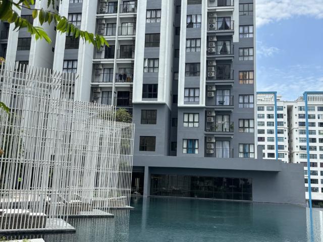 SEKSYEN 13, DIAN RESIDENCY, NEW CONDO Medium RoomFully Furnish NEW 10” Mattress Aircond Wardrobe Table Chair