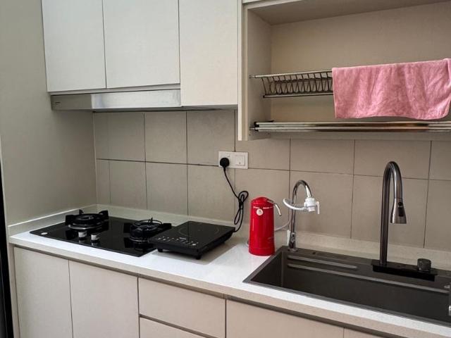 SEKSYEN 13, DIAN RESIDENCY, NEW CONDO Medium RoomFully Furnish NEW 10” Mattress Aircond Wardrobe Table Chair