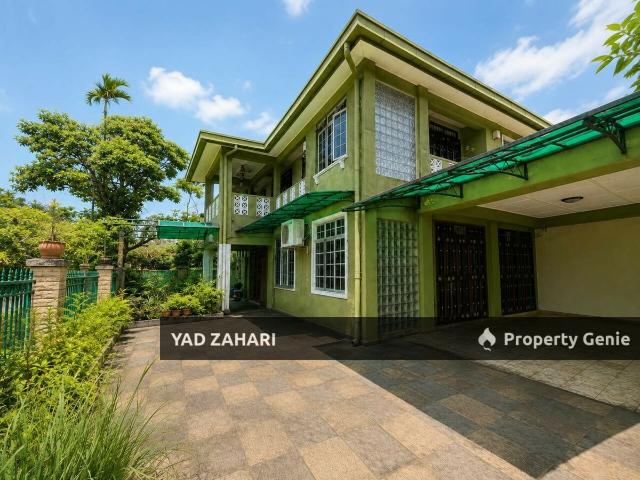 Seksyen 13, Shah Alam | 2 Storey Terrace 6 Bedrooms | RM900K Corner Lot, Walking Distance to Surau & More Parking Space
