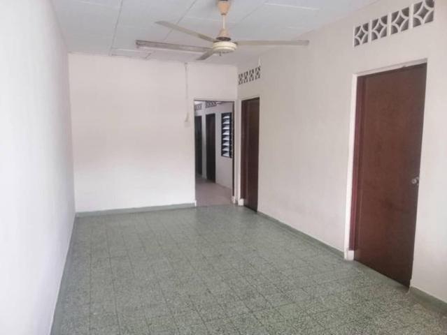 Seksyen 8 Petaling Jaya Landed House 4 Room 2 Kitchen Rdy to Move in