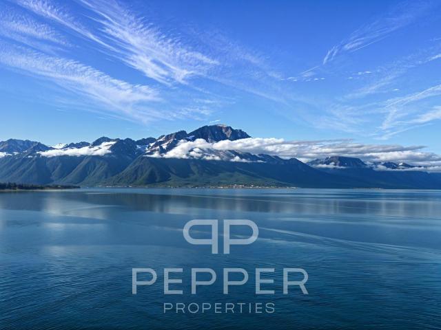 Seltene Maisonette in einem Dachgeschoss mit Panoramablick auf den Genfersee und die Alpen