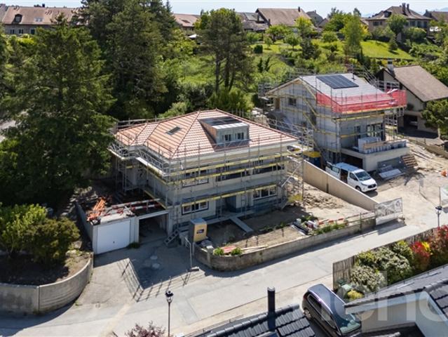 Seltene Gelegenheit neues Doppelhaus bereit zur Auslieferung, Blick auf die Alpen