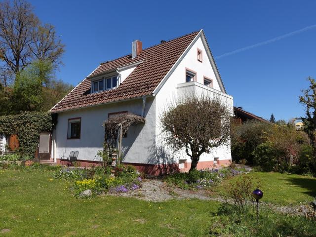 Seltene Gelegenheit: Freistehendes EFH mit großem Sonnengrundstück und viel Potenzial in Kempten