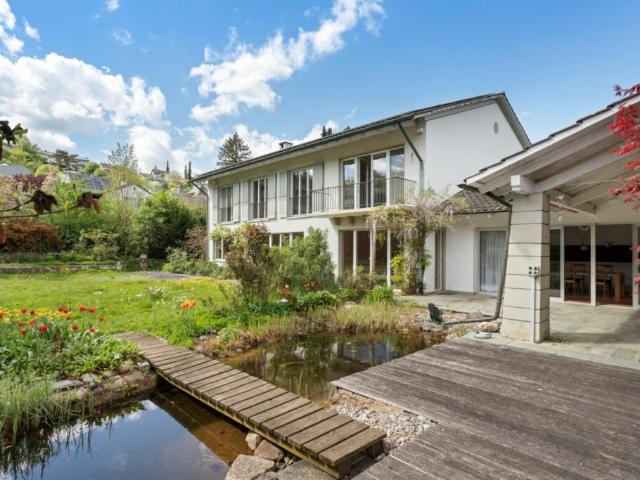 Seltene Gelegenheit in Liestal Repräsentative Villa auf attraktivem Grundstück