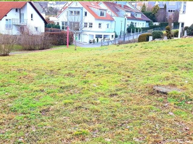 Seltene Gelegenheit: provisionsfreies, sofort bebaubares, großzügiges Grundstück
