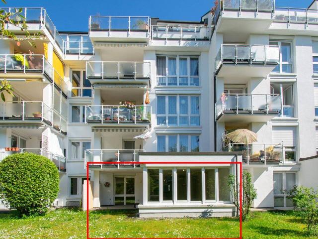 Seltene Gelegenheit, Tolle Wohnung mit Gartenanteil, TG Platz und Sauna im Haus