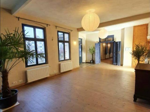 Seltene Villa mit Geschichte zu verkaufen Preis offen für realistische Gebote!