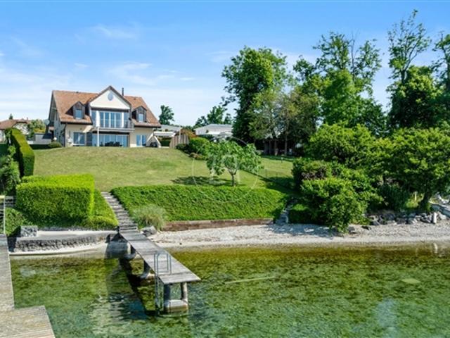 Seltene Villa mit Strand in St Prex