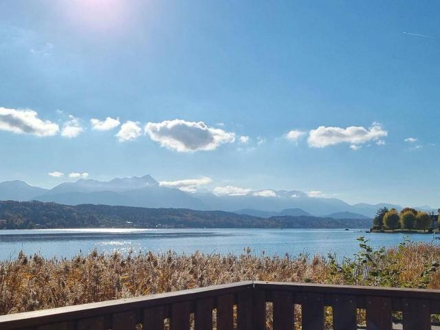 Seltenes Wörthersee Juwel – Seeliegenschaft in erster Reihe