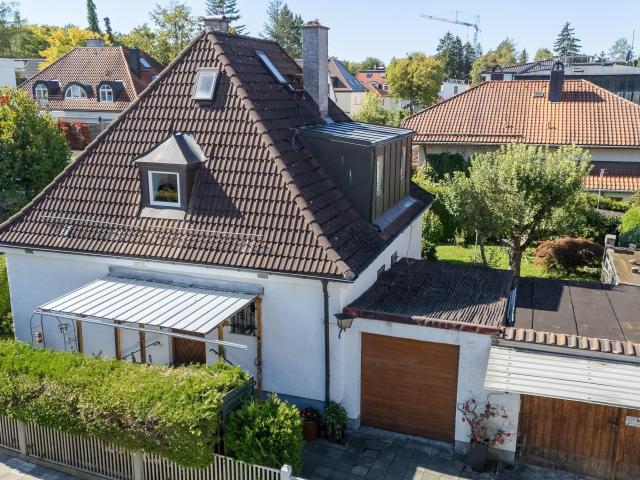 Seltenes Einfamilienhaus mit Ausbaupotenzial am Perlacher Forst!