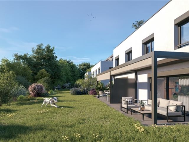 SELTENES GROSSES DUPLEX MIT GARTEN NUR EINEN STEINWURF VON DEN SCHULEN ENTFERNT