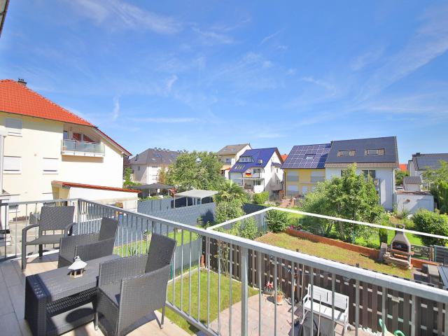 Wohnen wie im Haus 1. OG + Dachstudio mit eigenem Gartenparadies