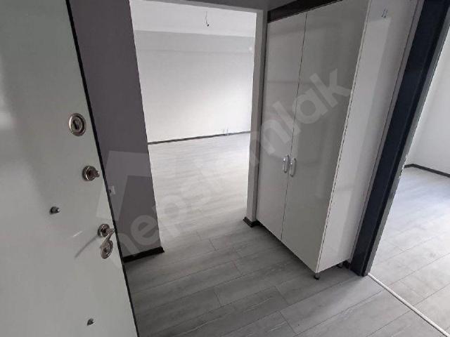 SELVİ EMLAKTAN SATILIK SIFIR ASANSÖRLÜ DAİRE İSKANLI