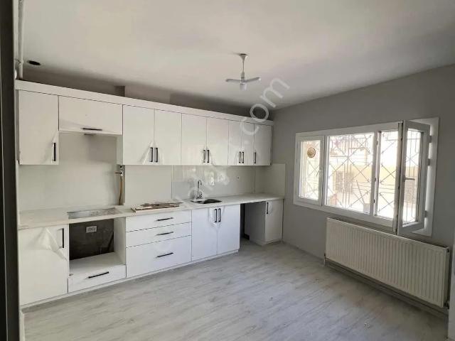 Selvilitepe Mahallesinde Zemin Kat Kiralık Daire