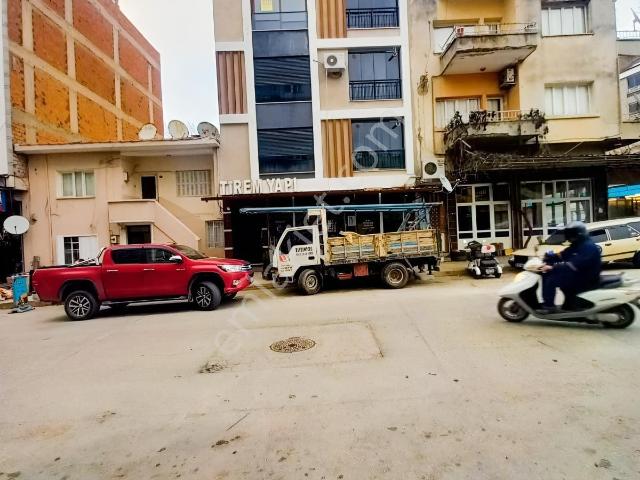 Selçuk Terminali Yanında Fırsat Dükkan !