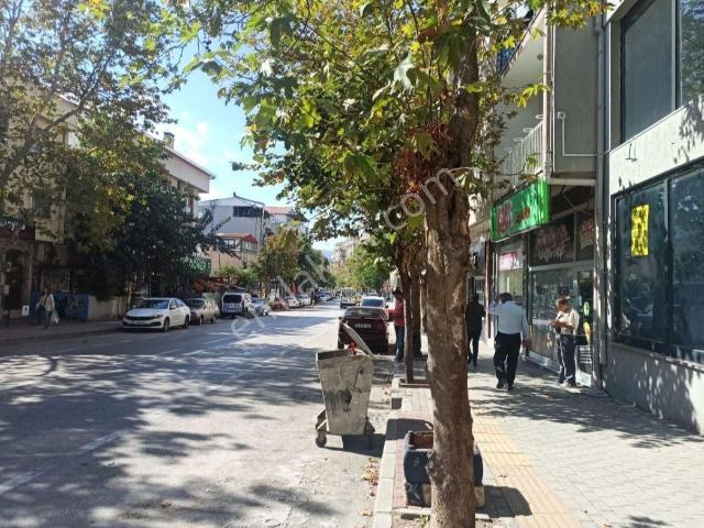 Selçukbey Caddesi Üzeri 200 M2 Kalifiye Kiracılı Satılık Dükkan