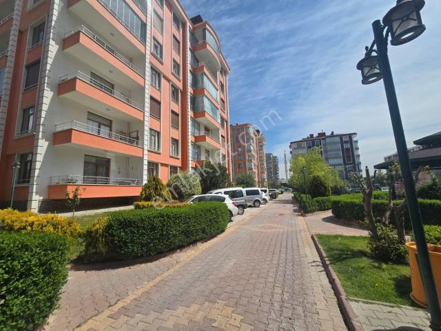 Selçuklu Binevler Sitesinde 3+1 Geniş Lüx Arakat Fırsat Daire
