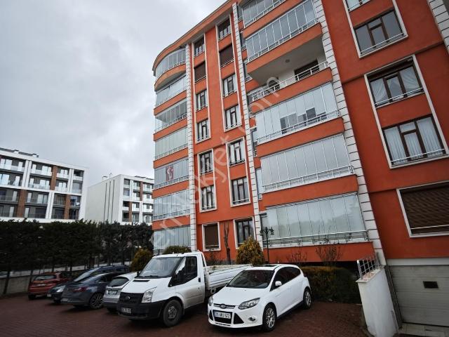 Selçuklu Binevler Sitesinde Satılık Daire