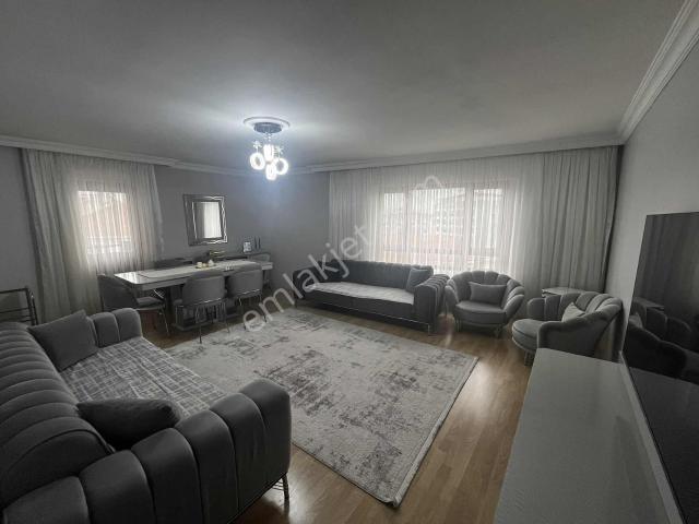 Selçuklu Caddesi Yanı 3+1