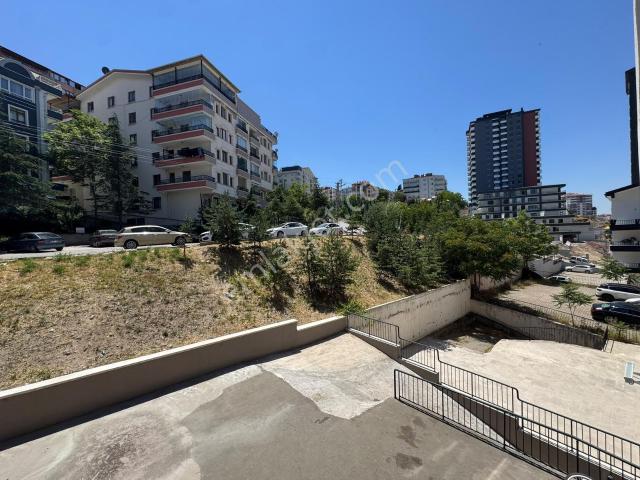 Selçuklu Caddesinde Asansörlü 2+1 70m2 Lüx Yapılı A.mutfaklı