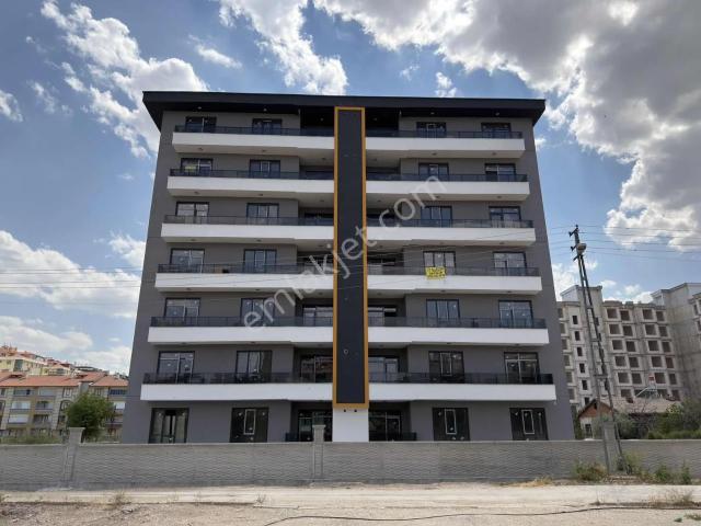 Selçuklu Esenlerde Lüks 3+1 | Kapalı Otopark | Yerden Isıtma