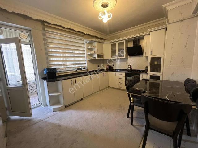 Selçuklu Hüsamettin Çelebi Mah. Satılık Full Bakımlı 3+1