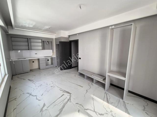 Selçuklu Mahallesi'nde Satılık Ara Kat Sıfır Lüks 2+1 Daire
