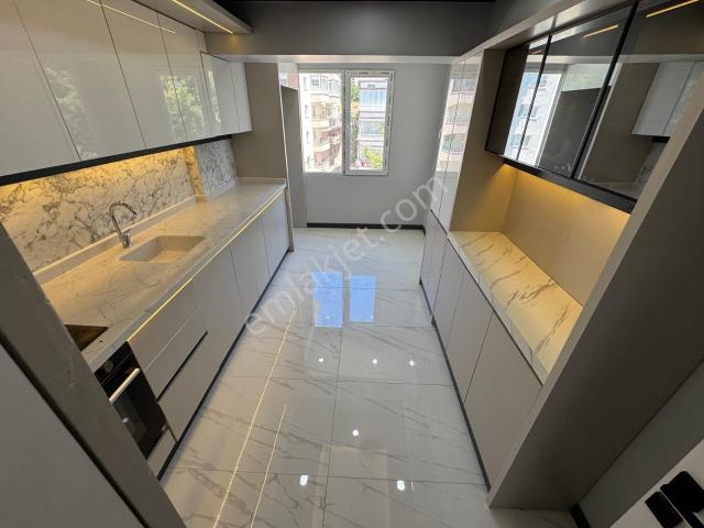 Selçuklu Mah'de 3+1 Ön Cephe Salon Bağımsız Ful Yapılı!