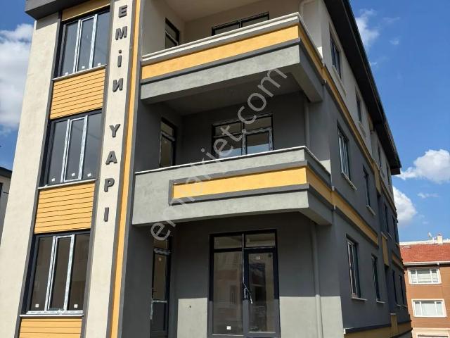 Selahaddin Eyyubi Mah’de Satılık 2’ay Teslim Son Kat 4.5+1 Asansörlü Sıfır Daire