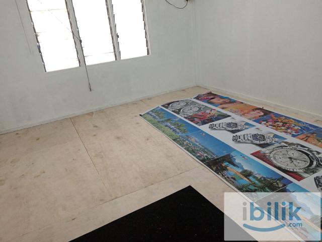 Selayang room and living hall for rent with business use, strategic location