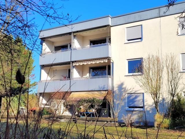 Selbstbezug oder Kapitalanlage: Helle und gut geschnittene 3 Zimmer ETW in angenehmer Wohnlage von Erlangen Tennenlohe