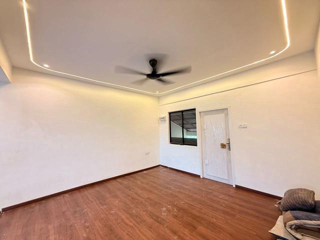 Selesa jaya flat 2bedrooms fully renovated for sale below value
