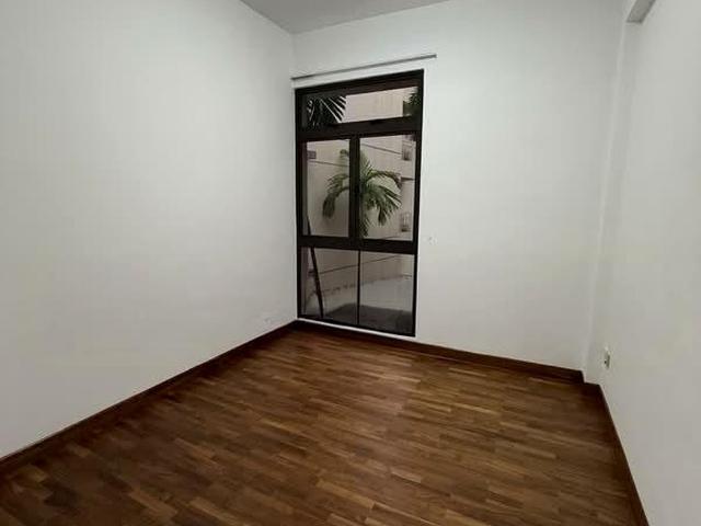 Seletaris D27, Condominium
