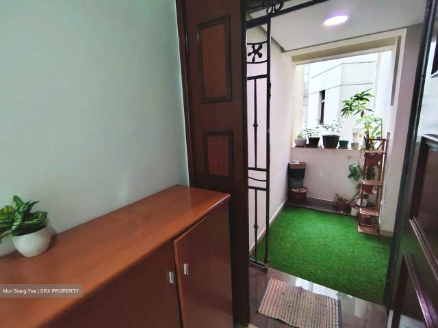 Seletaris D27, Condominium