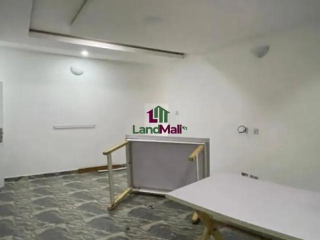 Selfcon masters bedroom available, comes with balcony and jacuzzi, located at ikota, lekki, lagos state