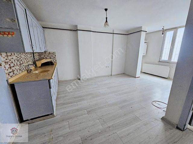 Selimiyenin Girişinde 60 M2 Bahçe Katı Acil Satılık Daire