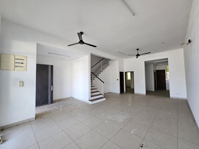 Sell below market value 3 storey terrace Taman Aston Timur