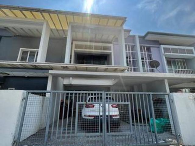 SELL PARTLY FURNISH 2 STOREY TERRACE Bandar Rimbayu Selangor