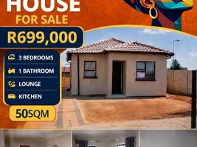 selling new development houses at so.