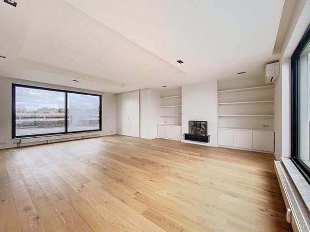 Sept Bonniers 2 bedroom penthouse with 110 m² of terraces!