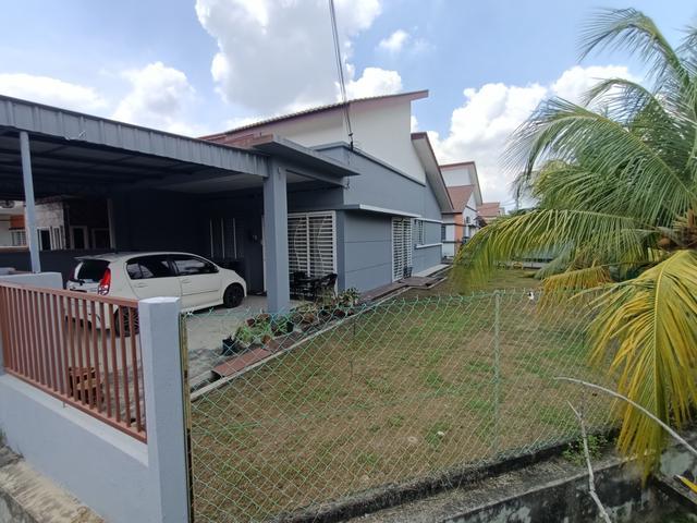 Sepang Corner Lot Tmn Salak Impian Salak Tinggi Single Storey 2346sqft