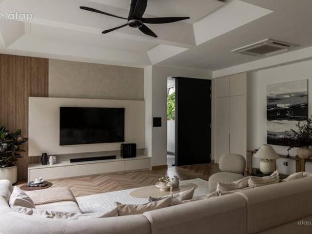 Sepang Corner Lot with Swimming Pool 26x 70 Fully Furnished